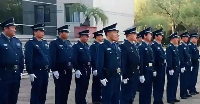 奥尼尔透露在组建球队时，他会选择勒布朗·詹姆斯，而不是科比