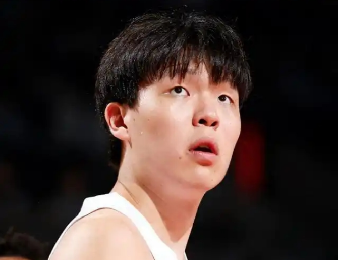 詹皇放弃顶薪？留湖人概率65%名嘴坚信勇士抢人 美媒：薪水成关键