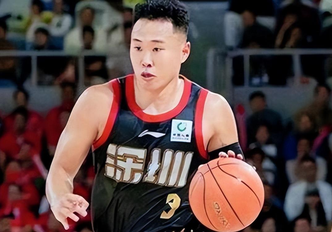 终于官宣！广东男篮三大引援，全部公布